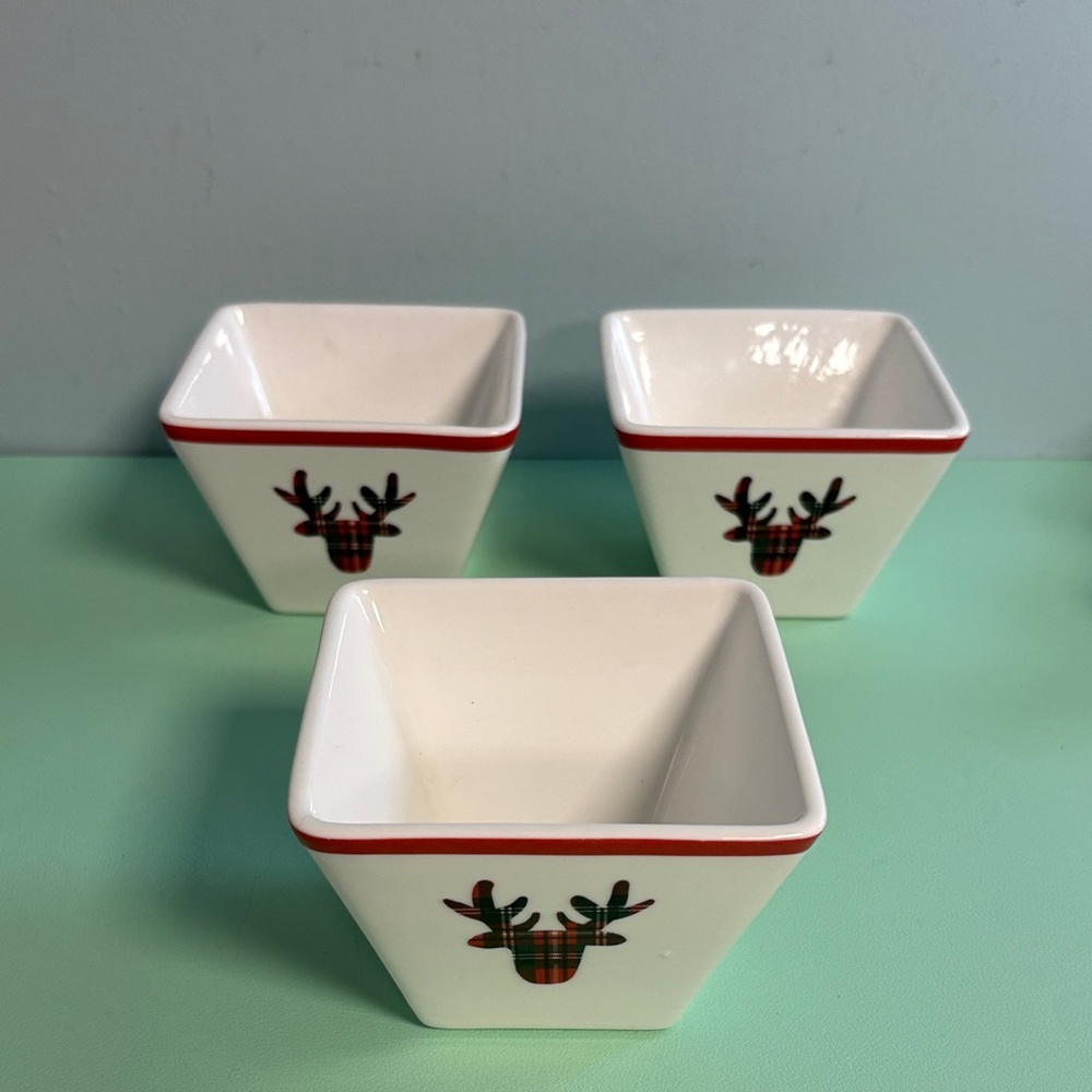Madison Plus Ceramic Square Bowls, Set of 3 Plaid Red & Green Reindeer Bowls